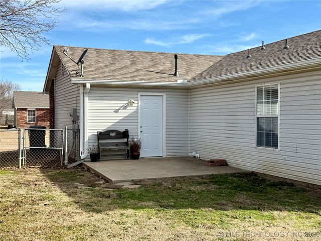 1929 Lexington Road, Claremore, OK 74017