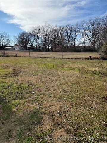1929 Lexington Road, Claremore, OK 74017