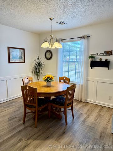 1929 Lexington Road, Claremore, OK 74017