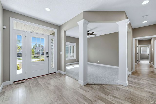 15188 Leo Creek Boulevard, Leo, IN 46765
