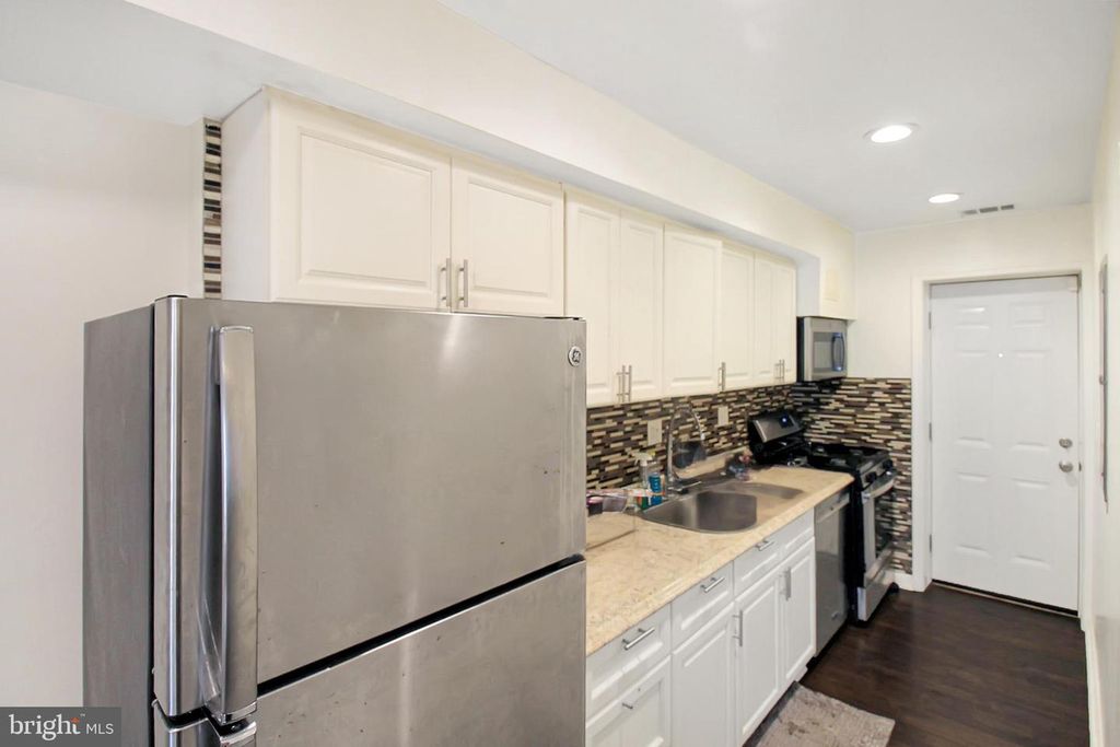 964 MOUNT OLIVET RD NE, Washington, DC 20002