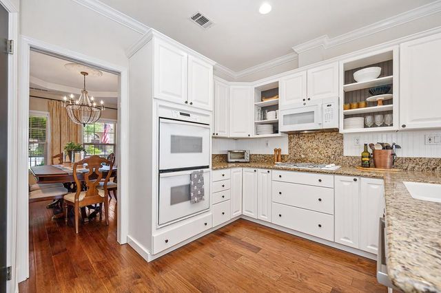 258 American River Canyon Dr, Folsom, CA 95630