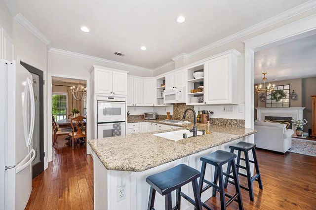258 American River Canyon Dr, Folsom, CA 95630