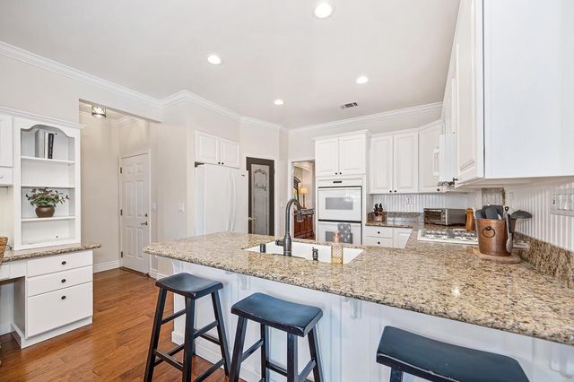 258 American River Canyon Dr, Folsom, CA 95630