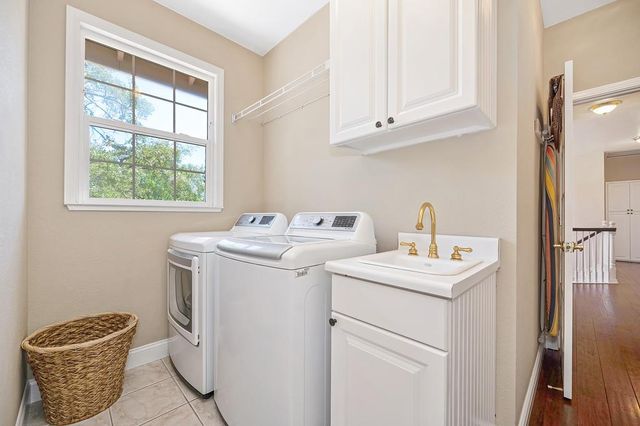 258 American River Canyon Dr, Folsom, CA 95630