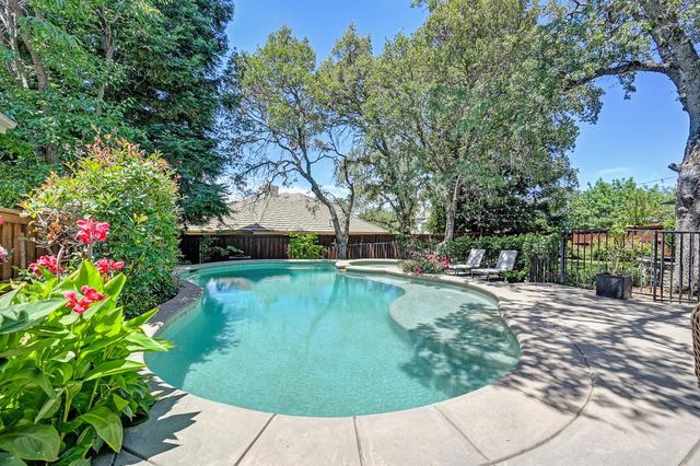 258 American River Canyon Dr, Folsom, CA 95630