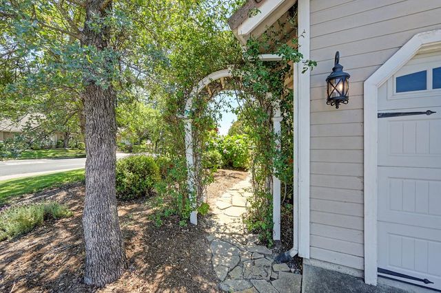 258 American River Canyon Dr, Folsom, CA 95630