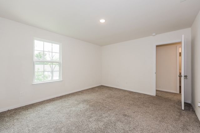 1300 N Brazos Avenue, Cleburne, TX 76031