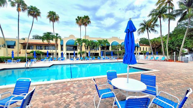 1719 Whitehall Drive 103, Davie, FL 33324