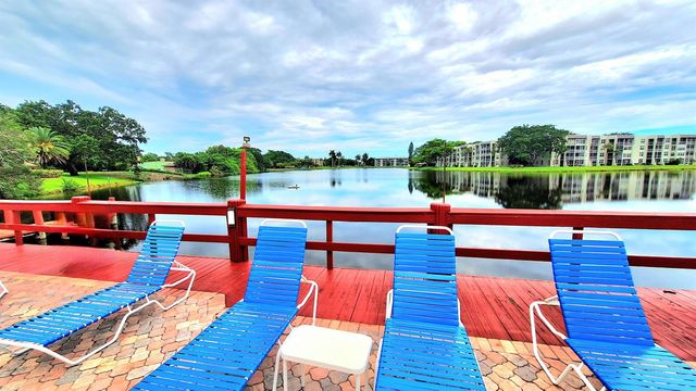1719 Whitehall Drive 103, Davie, FL 33324