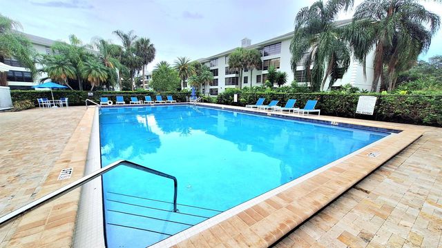 1719 Whitehall Drive 103, Davie, FL 33324