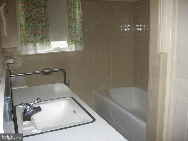 349 TOWN RUN LN, Stephens City, VA 22655