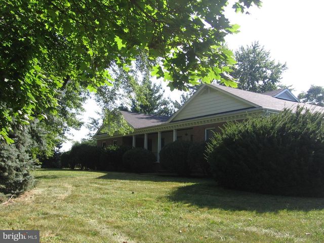 349 TOWN RUN LN, Stephens City, VA 22655