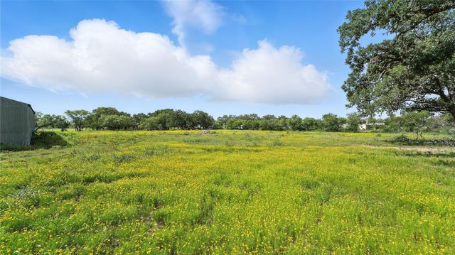 275 & 279 Cross RD, Kingsbury, TX 78638