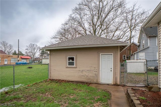 104 12th Street NW, Massillon, OH 44647