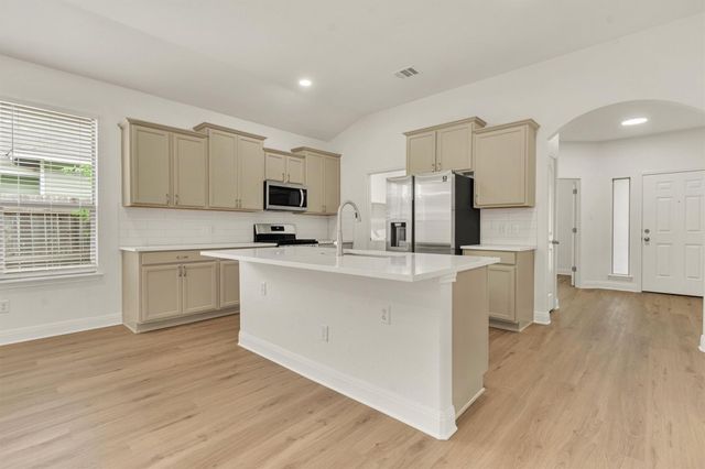 1685 Twin CV, Kyle, TX 78640