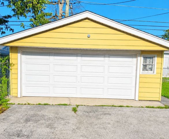 1333 Burnham Avenue, Calumet City, IL 60409