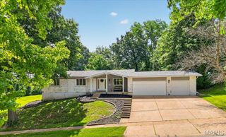 706 Clayworth Drive, Ballwin, MO 63011
