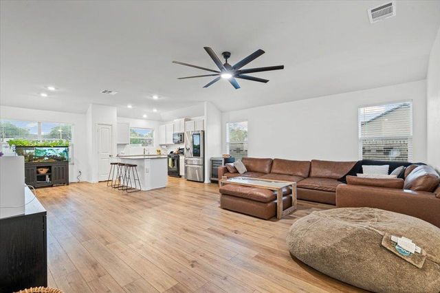 129 Patagonia, Kyle, TX 78640