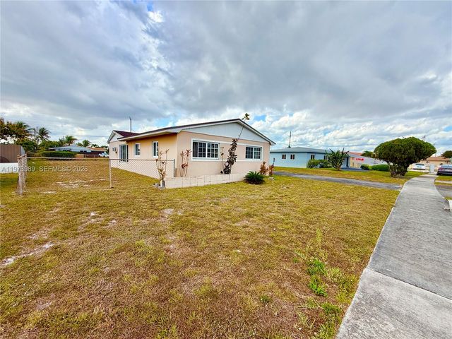18440 NW 28th Pl, Miami Gardens, FL 33056