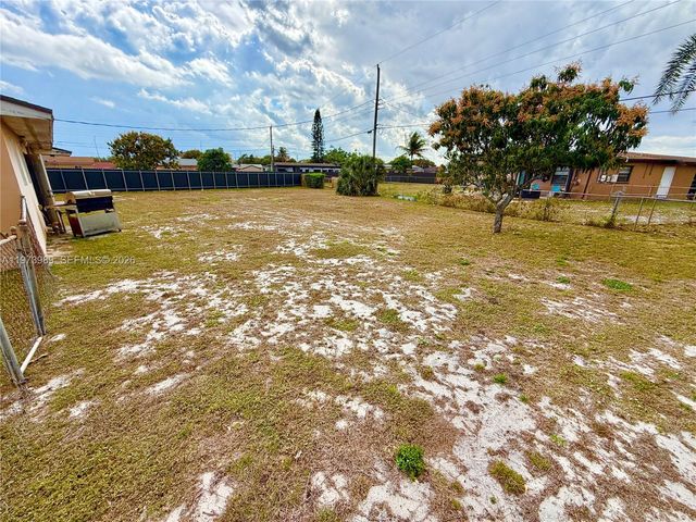 18440 NW 28th Pl, Miami Gardens, FL 33056