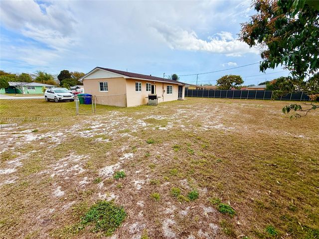 18440 NW 28th Pl, Miami Gardens, FL 33056