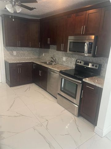 824 N Rainbow Drive, Hollywood, FL 33021