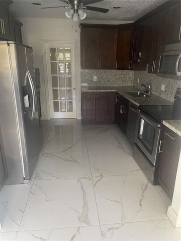 824 N Rainbow Drive, Hollywood, FL 33021