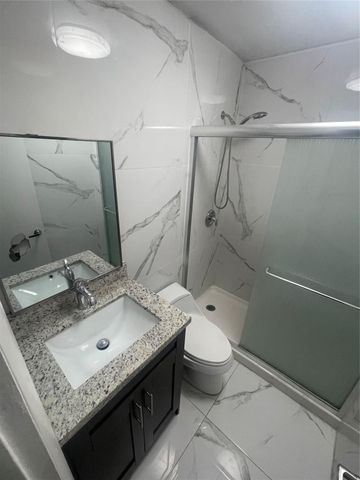 824 N Rainbow Drive, Hollywood, FL 33021