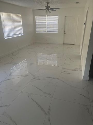 824 N Rainbow Drive, Hollywood, FL 33021