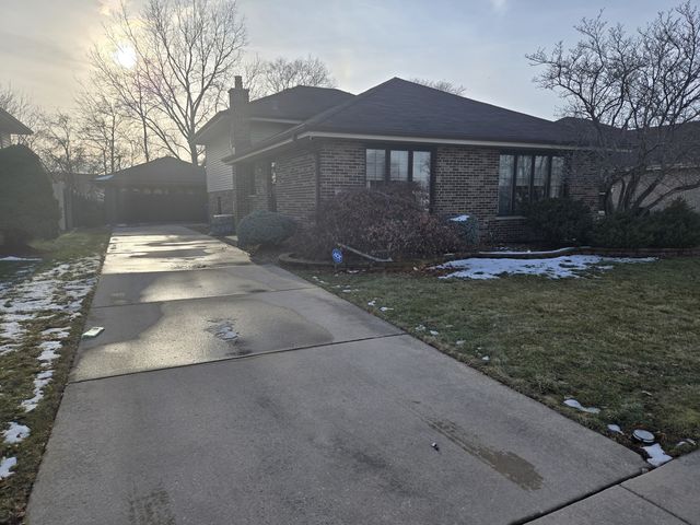 5457 W 108th Place, Oak Lawn, IL 60453