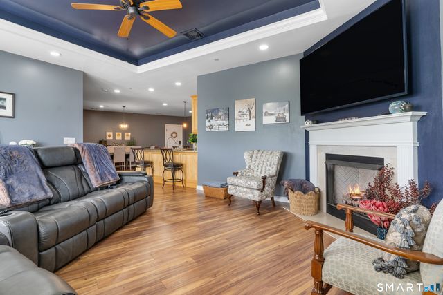 60 Maple Street 32, Branford, CT 06405