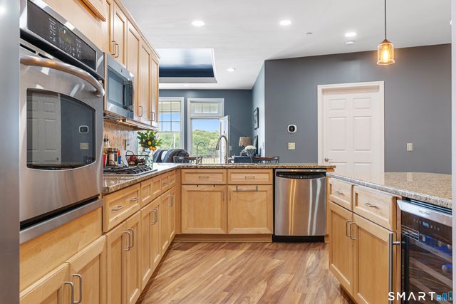 60 Maple Street 32, Branford, CT 06405