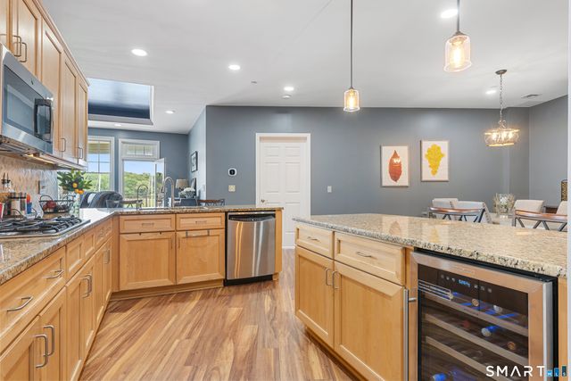 60 Maple Street 32, Branford, CT 06405