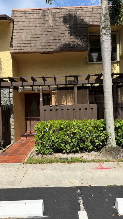 1114 NW 79th Drive, Plantation, FL 33322