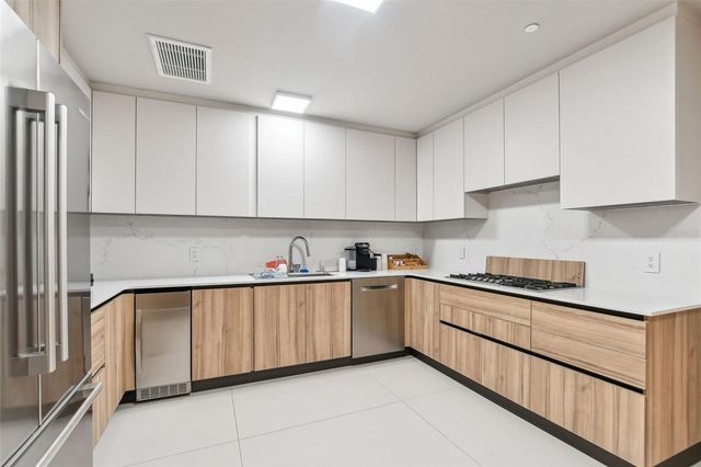 1020 SUNSET POINT ROAD 310, Clearwater, FL 33755