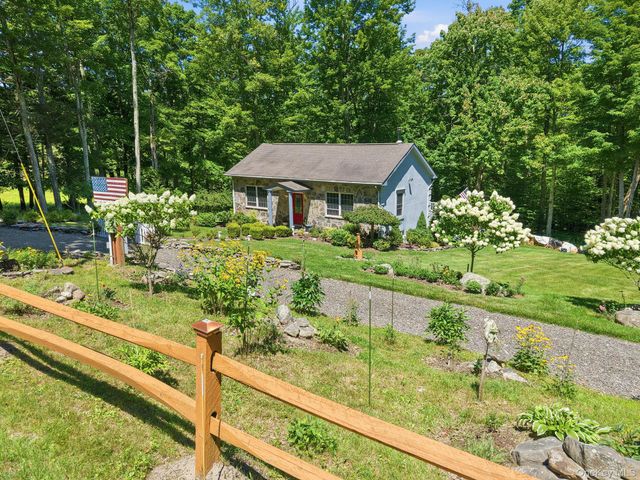 661 Oak Ridge Road, Ellenville, NY 12428