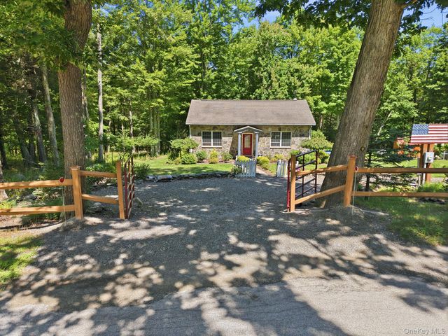 661 Oak Ridge Road, Ellenville, NY 12428