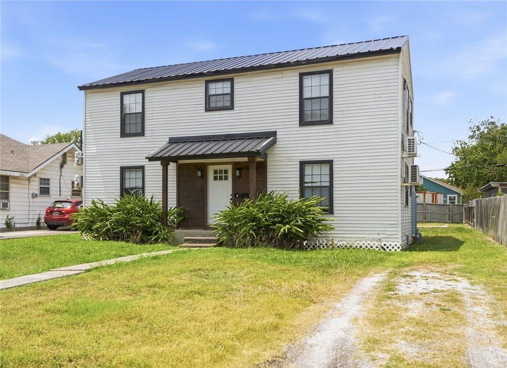 2833 Lawnview St, Corpus Christi, TX 78404 — exterior