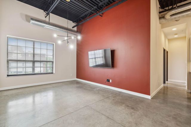 769 N High Street, R301, Columbus, OH 43215