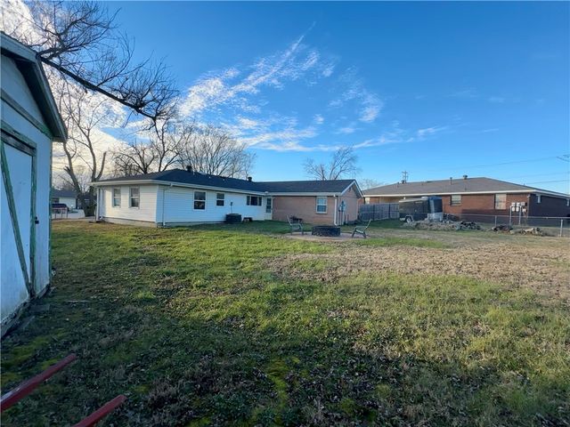 705 N Steven Drive, Rogers, AR 72756