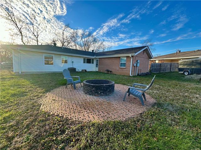 705 N Steven Drive, Rogers, AR 72756