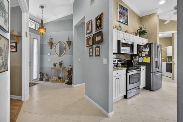 9146 Bay Point Circle, West Palm Beach, FL 33411