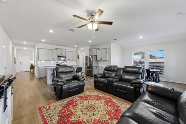 830 Creekview Lane, Lavon, TX 75166