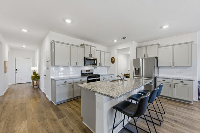 830 Creekview Lane, Lavon, TX 75166