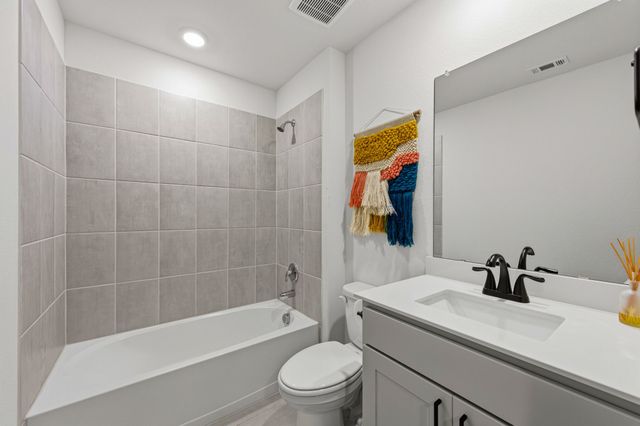 830 Creekview Lane, Lavon, TX 75166