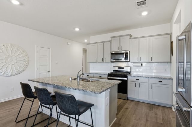 830 Creekview Lane, Lavon, TX 75166