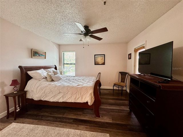 4032 CROCKERS LAKE BOULEVARD 27, Sarasota, FL 34238