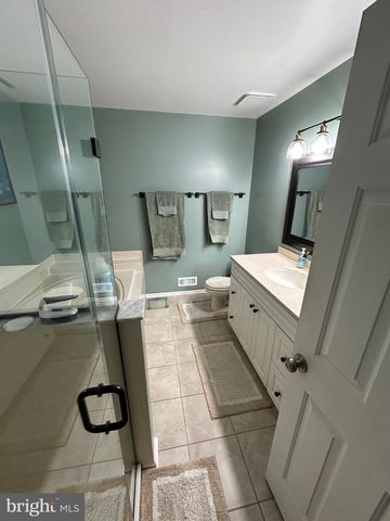 10 ATSION CT, Mt Laurel, NJ 08054