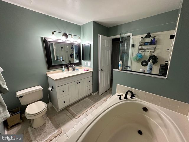 10 ATSION CT, Mt Laurel, NJ 08054